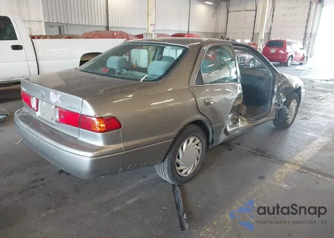 2001 Toyota Camry Le from USA, damaged, VIN 4T1BG22K71U062824